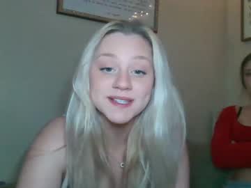 couple Free XXX Cam Girls with 2prettylittlething2