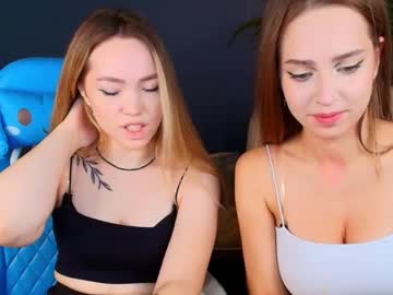 couple Free XXX Cam Girls with top_twins