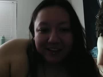 couple Free XXX Cam Girls with peachiestallion