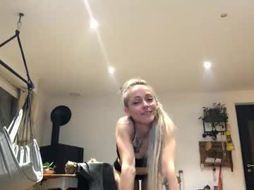 couple Free XXX Cam Girls with minimarybloody
