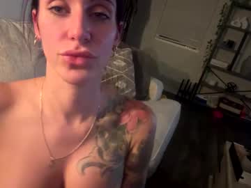 couple Free XXX Cam Girls with bootyqueen04