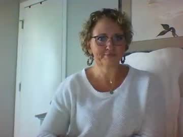 girl Free XXX Cam Girls with momnxtdoor